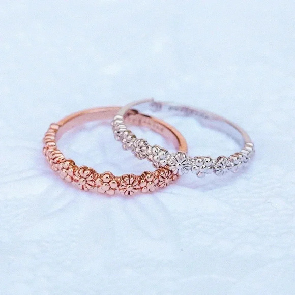 PURA VIDA ROSE GOLD FLORAL STACKING RING - Picture 3 of 3